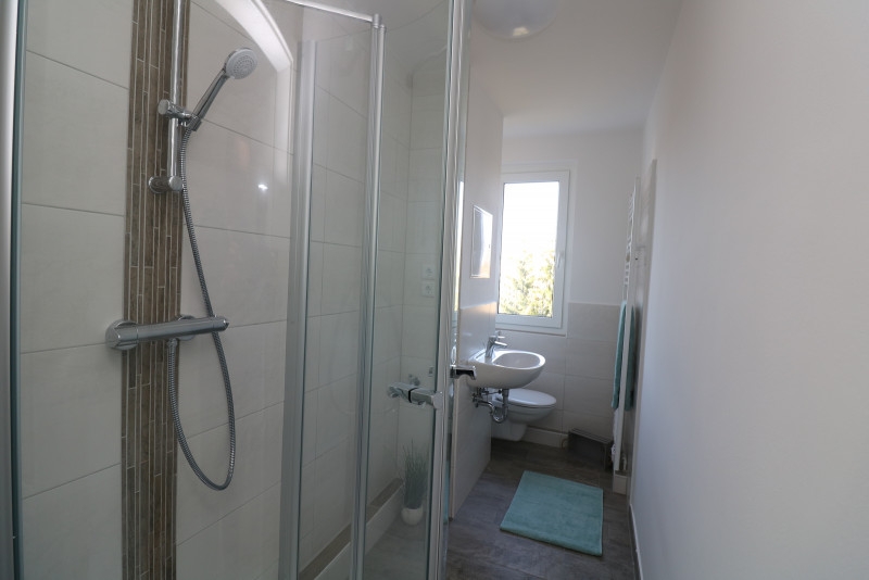 Für Kochprofis & Hobbyköche...neu sanierte 3-RW mit Einbauküche & Dusche!!! - Beispiel Bad