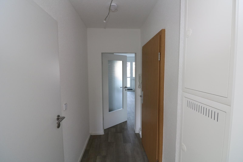 In meiner Badewanne bin ich der Kapitän...neu sanierte 3-RW mit Wanne & Balkon!!! - Flur