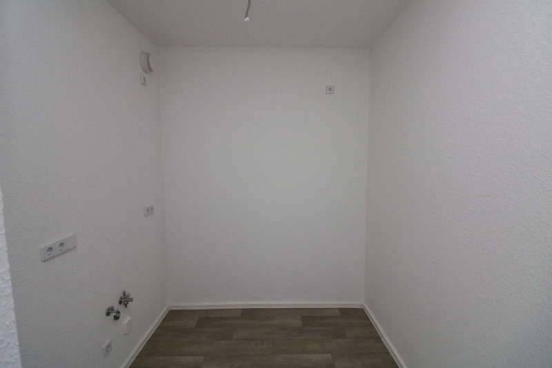 In meiner Badewanne bin ich der Kapitän...neu sanierte 3-RW mit Wanne & Balkon!!! - Küche