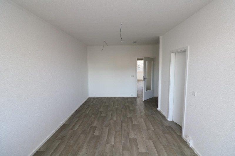 In meiner Badewanne bin ich der Kapitän...neu sanierte 3-RW mit Wanne & Balkon!!! - Wohnzimmer