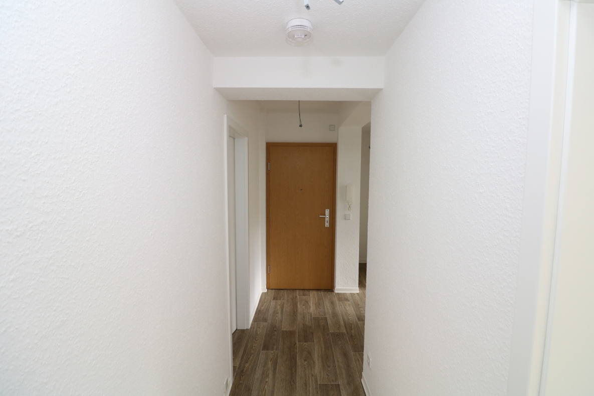 Märchenhaftes Wohnen…3-RW mit Wanne u. Balkon in Top-Lage!!! - Flur