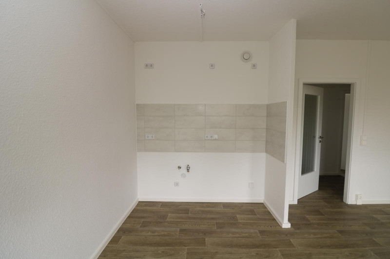 XXL 3-RW mit großem Wohnzimmer Wanne & Balkon!!! - Küche