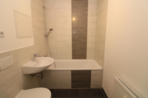 XXL 3-RW mit großem Wohnzimmer Wanne & Balkon!!!, 09599 Freiberg, Friedeburger Straße 38
