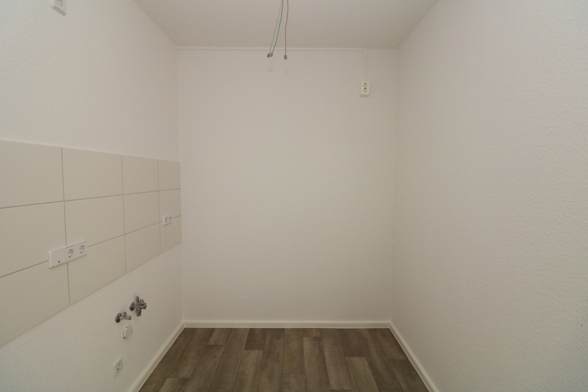 Liebe auf den ersten Blick...sanierte 3-RW mit Dusche u. Balkon!!! - Küche