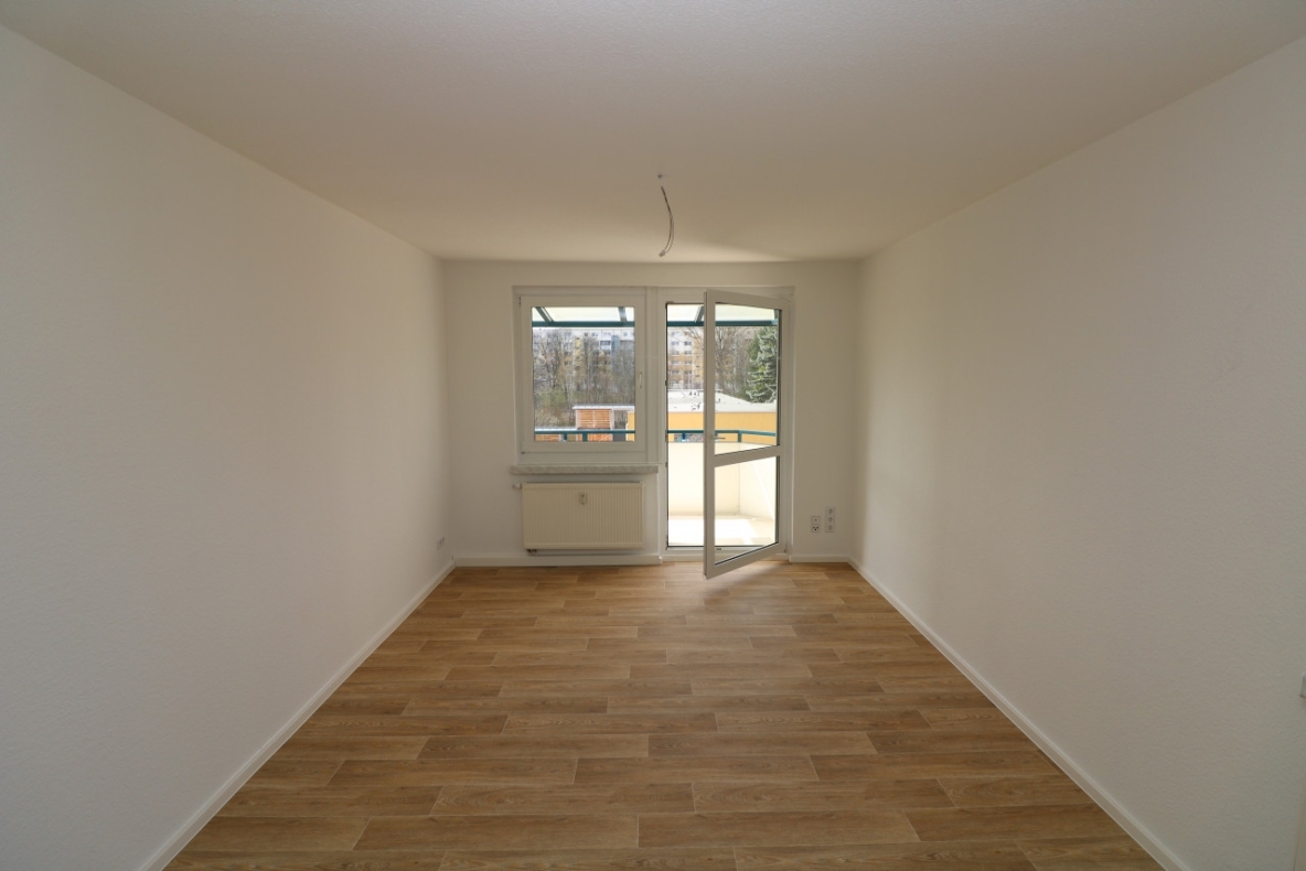 Auch für Nichtschwimmer geeignet...3-RW mit modernem Wannenbad! - Wohnzimmer