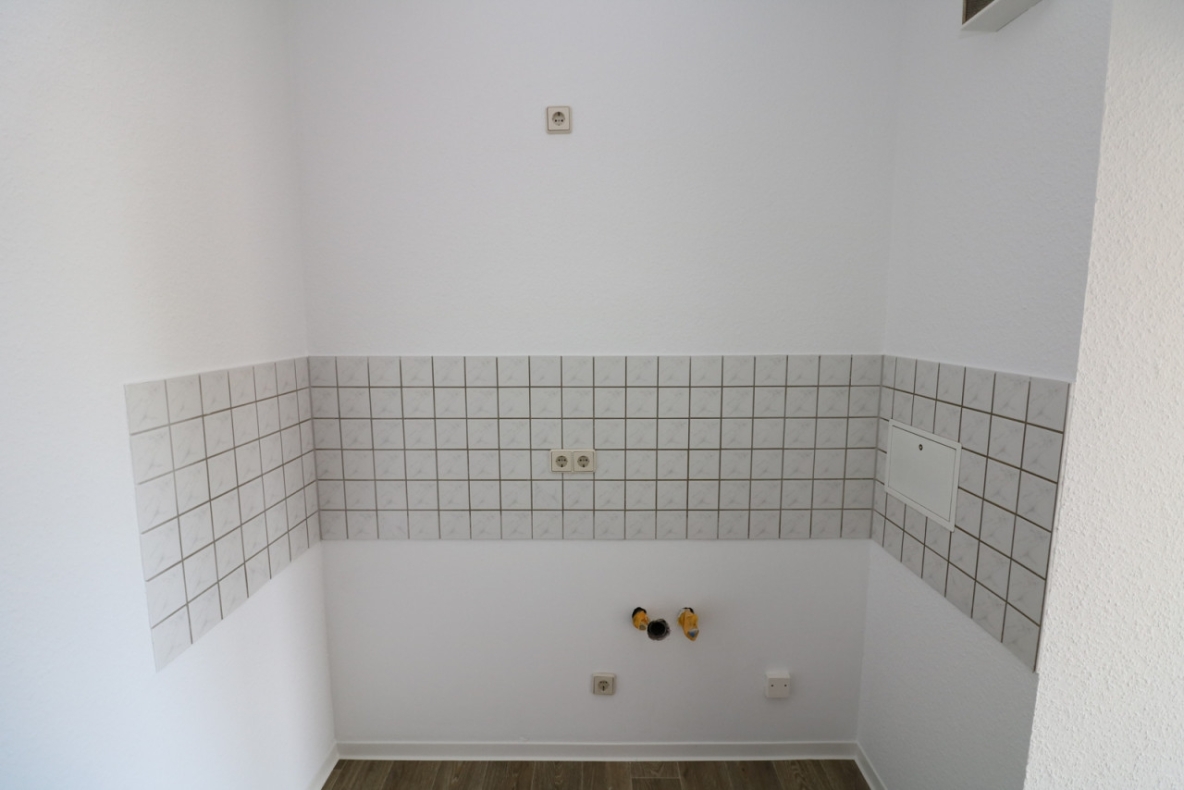 Große 2-RW mit ebenerdiger Dusche & Balkon!!! - Beispiel Küche