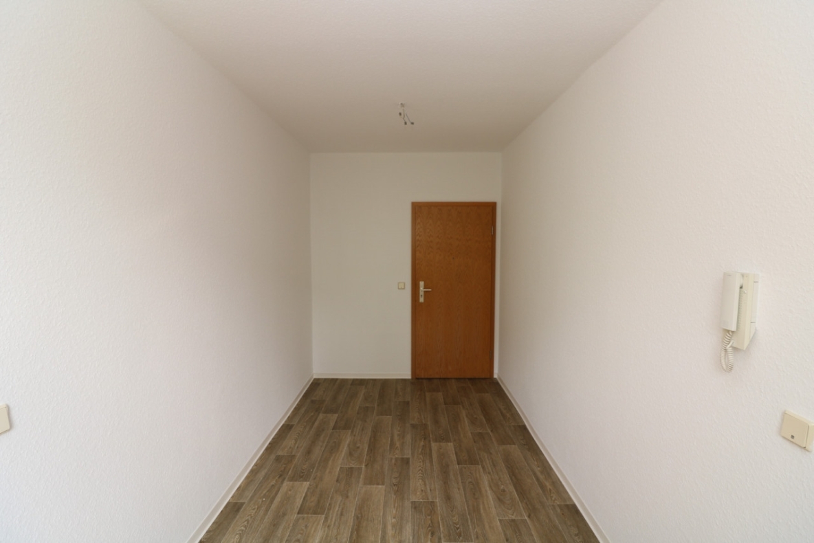 Große 2-RW mit ebenerdiger Dusche & Balkon!!! - Beispiel Flur