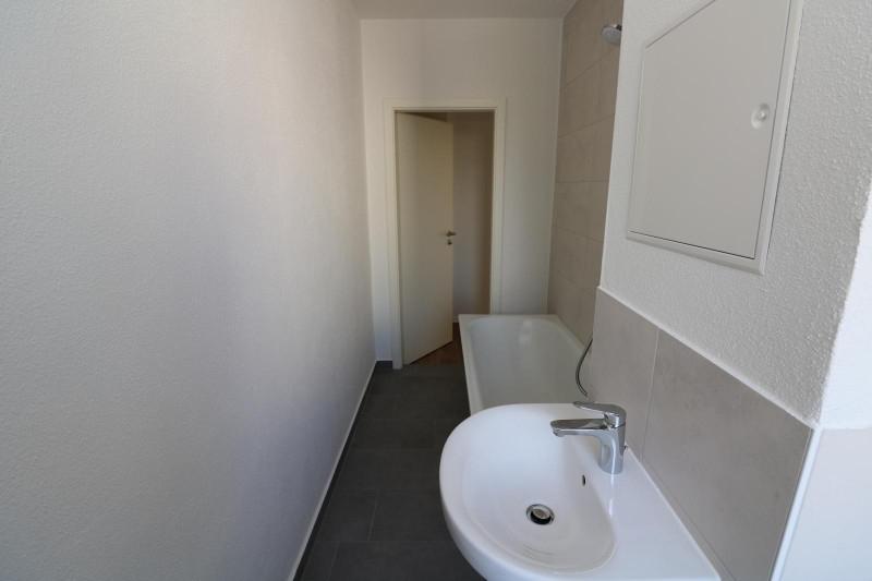 Verdammt ich lieb dich…neu sanierte 3-RW mit Wanne & Balkon!!! - Beispiel Bad