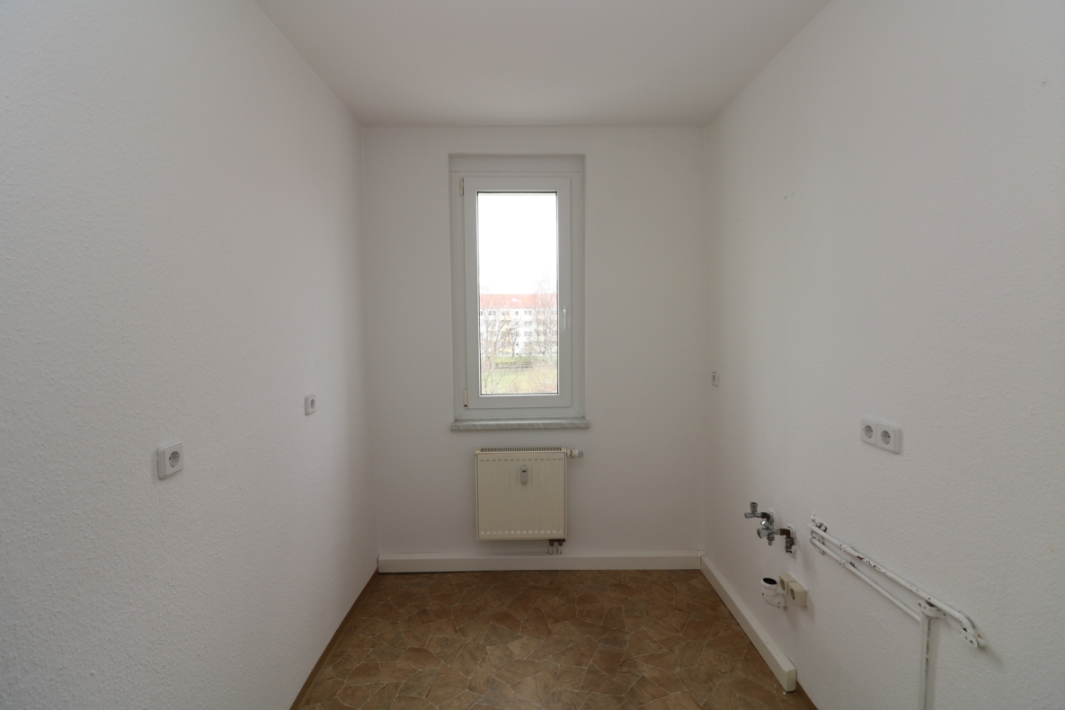 Ab jetzt müssen die Eltern allein klar kommen - 1RW mit Badewanne - Beispiel Küche