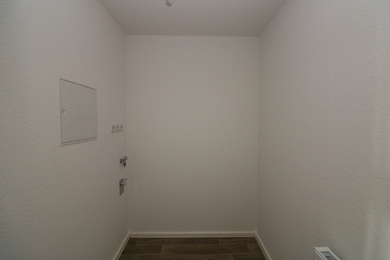 XXL Hoch drei...Etagen-Wohnung mit Wanne, Dusche & Balkon!!!! - HWR