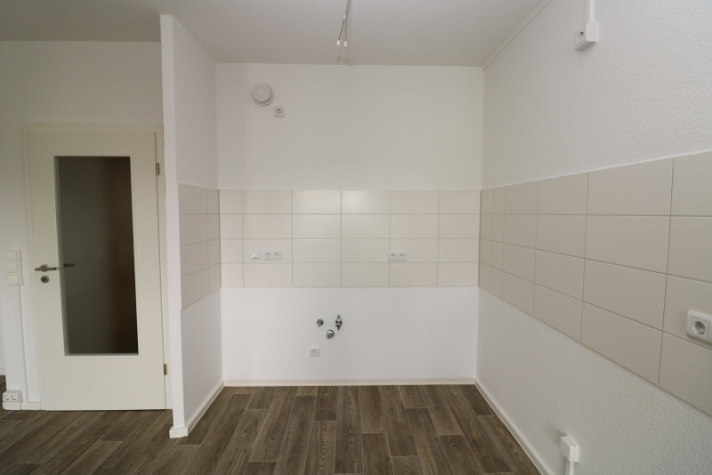 XXL Hoch drei...Etagen-Wohnung mit Wanne, Dusche & Balkon!!!! - Küche