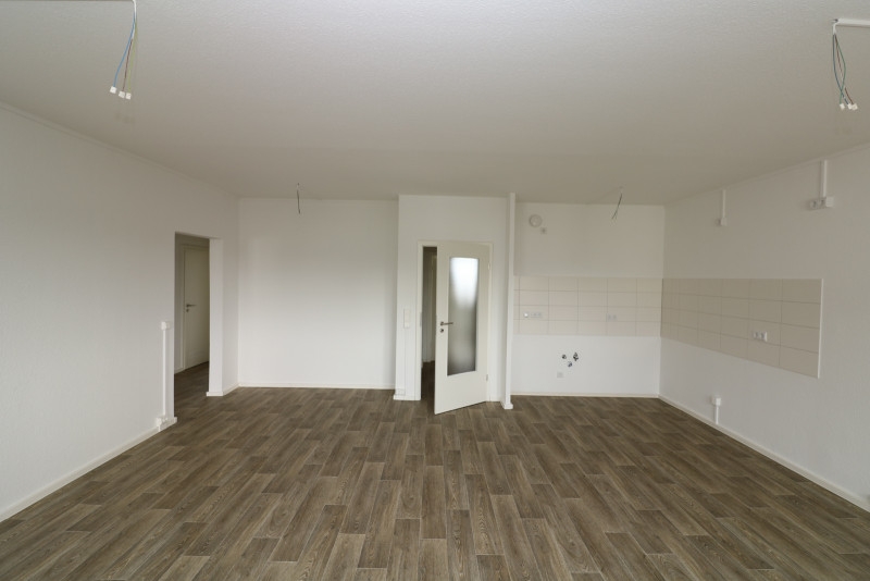 XXL Hoch drei...Etagen-Wohnung mit Wanne, Dusche & Balkon!!!! - WZ