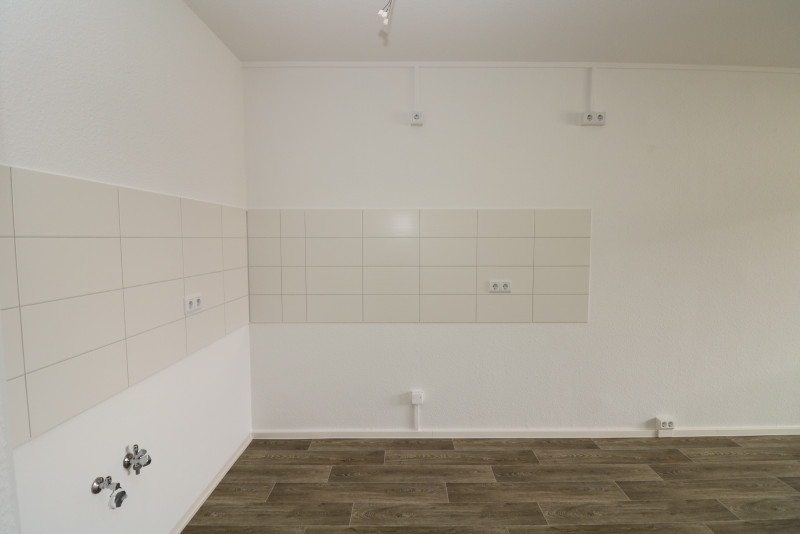 XXL Hoch drei...Etagen-Wohnung mit Wanne, Dusche & Balkon!!!! - Küche