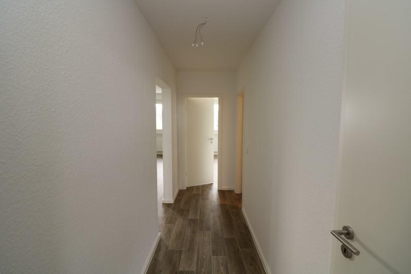 XXL Hoch drei...Etagen-Wohnung mit Wanne, Dusche & Balkon!!!! - Flur