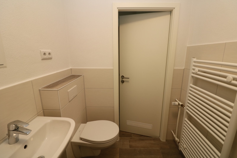 XXL Hoch drei...Etagen-Wohnung mit Wanne, Dusche & Balkon!!!! - Bad