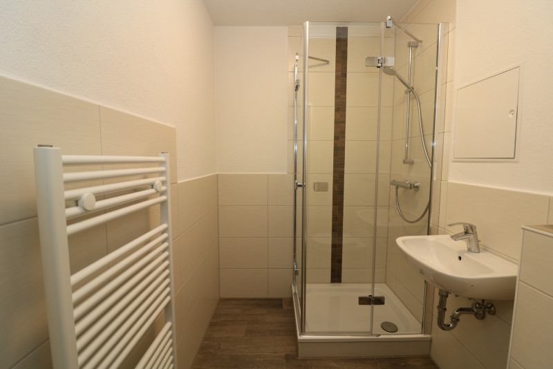 XXL Hoch drei...Etagen-Wohnung mit Wanne, Dusche & Balkon!!!! - Bad