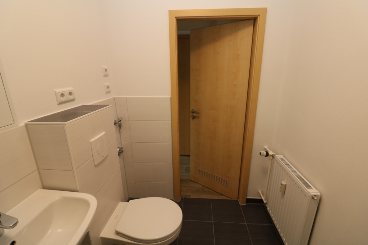 Liebe auf den ersten Blick...sanierte 3-RW mit Wanne & Balkon!!! - Beispiel Bad mit Wanne