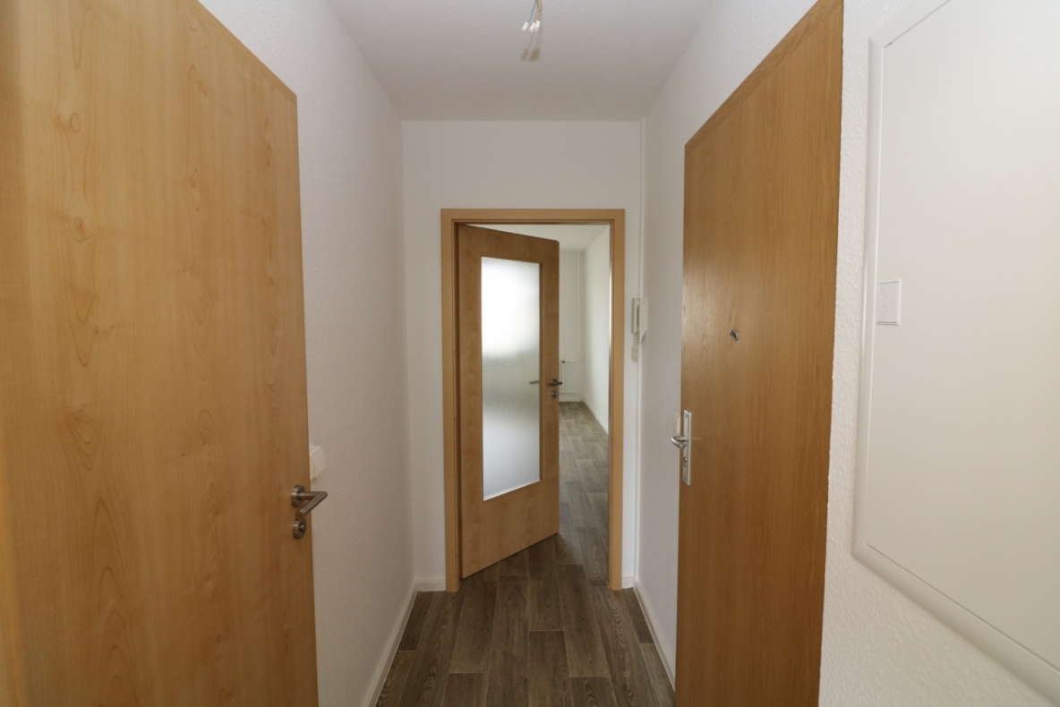 Liebe auf den ersten Blick...sanierte 3-RW mit Wanne & Balkon!!! - Beispiel Flur