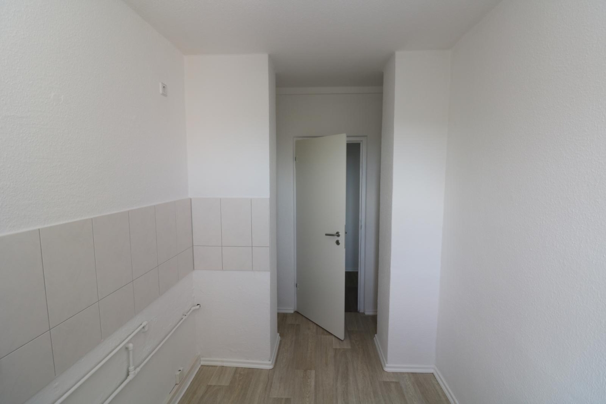 Auf Wolke 7…günstige 3-RW mit Wanne u. Balkon!!! - Küche