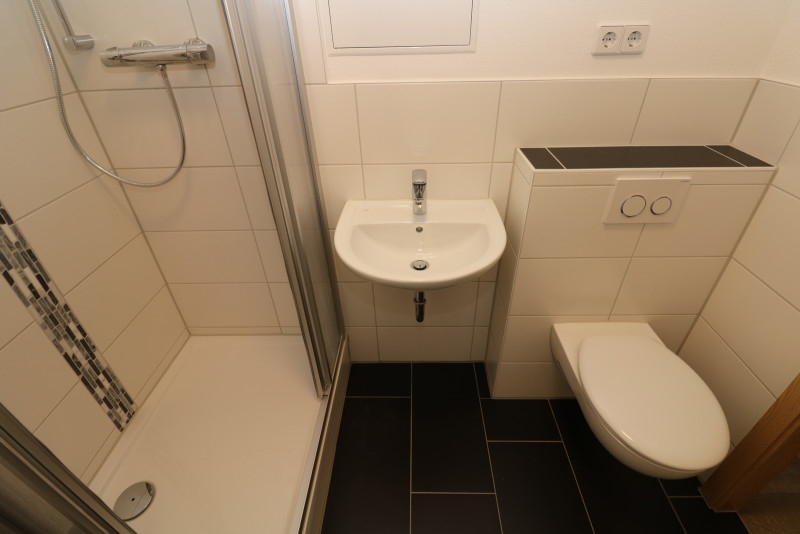 Auch ohne Badekappe Duschspaß garantiert…3-RW mit Dusche & Balkon!!! - Bad