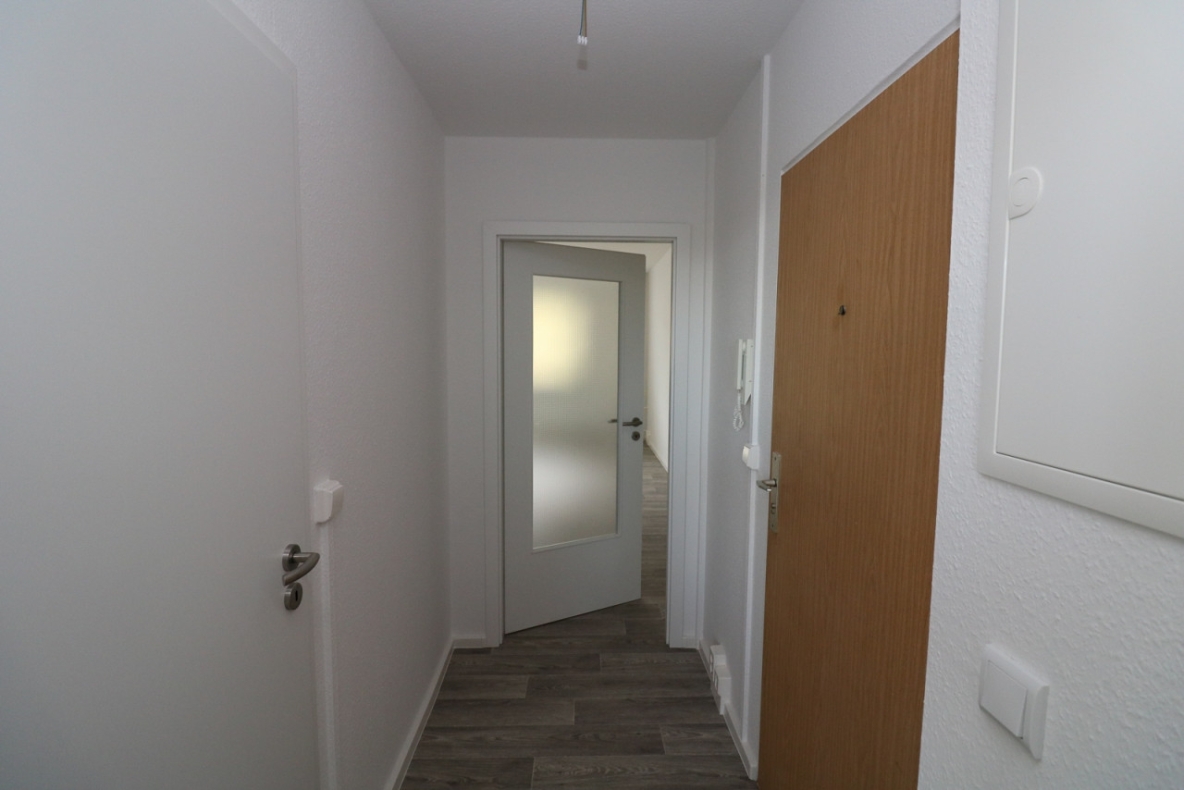 Pack die Badehose ein…helle 3-RW mit Wanne & Balkon!!! - Beispiel Flur