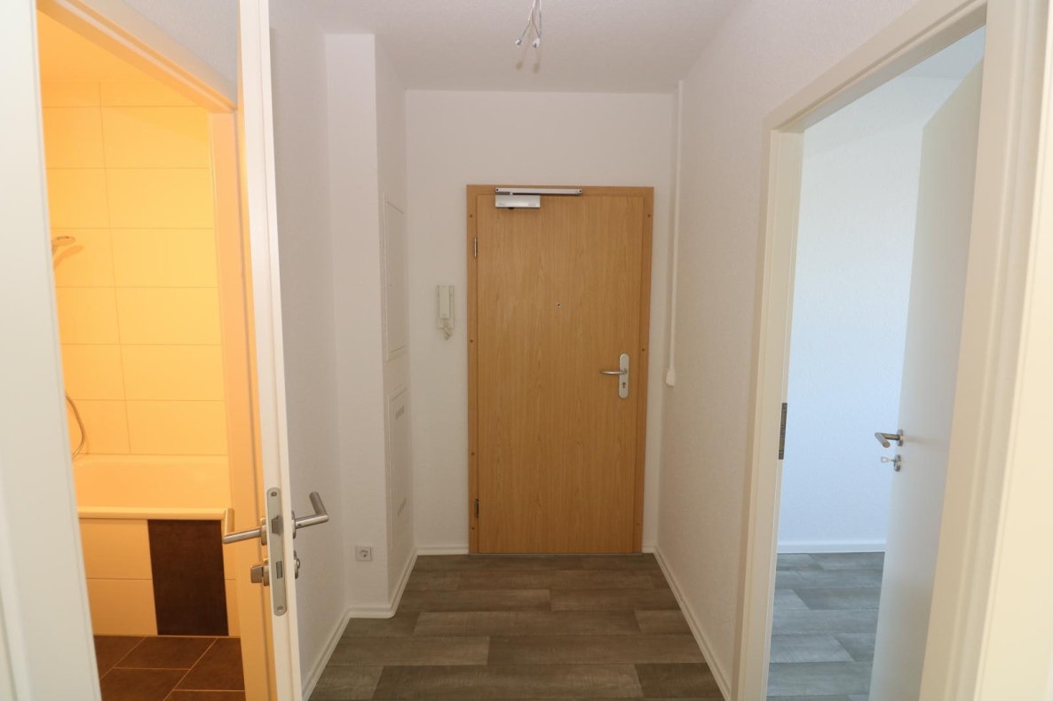 Trauen Sie Ihren Augen...große 3-RW mit Aufzug, Wanne u. Balkon!!! - Flur