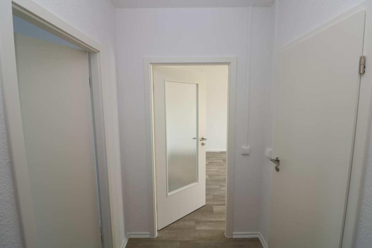 Trauen Sie Ihren Augen...große 3-RW mit Aufzug, Wanne u. Balkon!!! - Flur