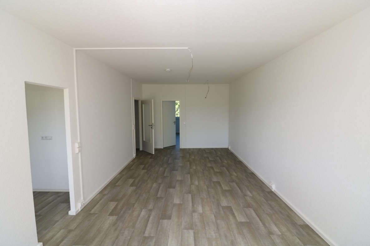 Trauen Sie Ihren Augen...große 3-RW mit Aufzug, Wanne u. Balkon!!! - Wohnzimmer