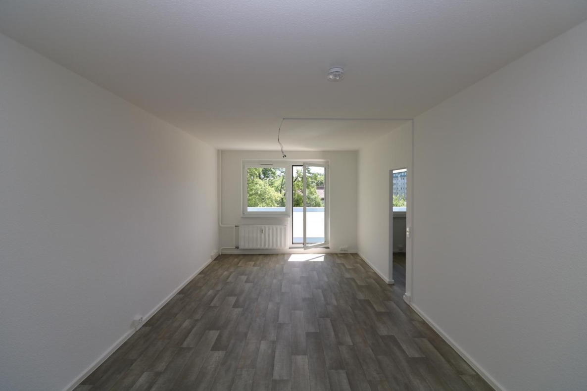 Trauen Sie Ihren Augen...große 3-RW mit Aufzug, Wanne u. Balkon!!! - Wohnzimmer