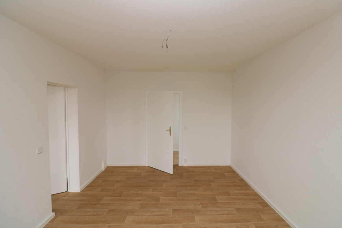 Für den kleinen Geldbeutel...günstige 2-RW mit Wanne!!! - Beispiel Wohnzimmer