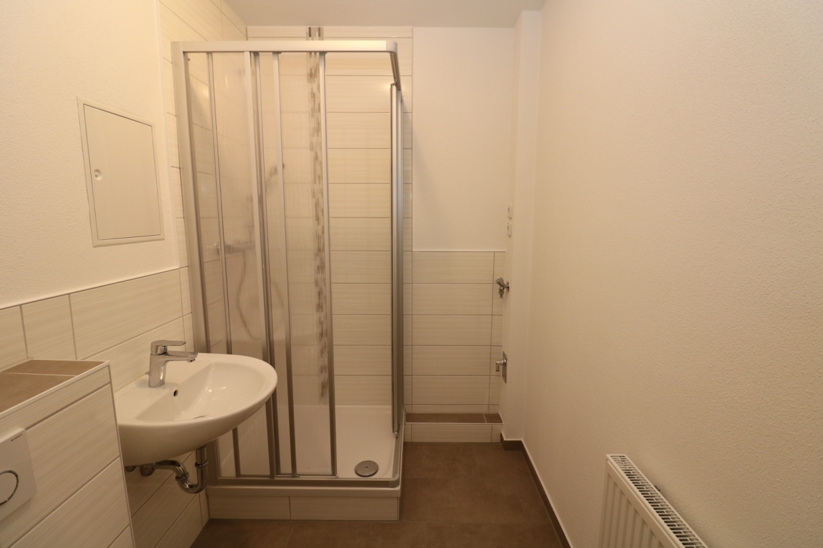 Richtig eingeseift...moderne 3-RW mit Dusche u. Balkon!!! - Beispiel Bad mit Dusche