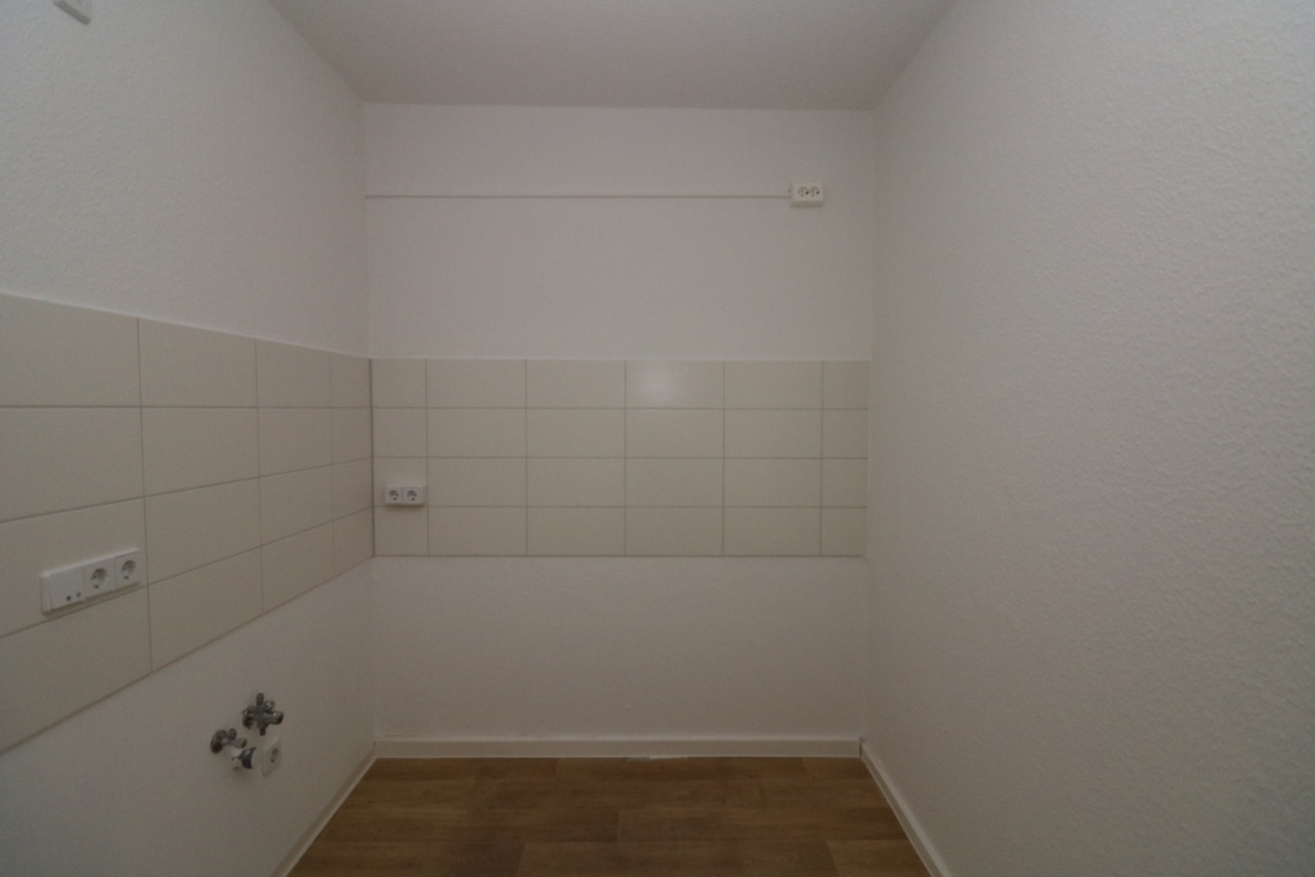 Richtig eingeseift...moderne 3-RW mit Dusche u. Balkon!!! - Beispiel Küche