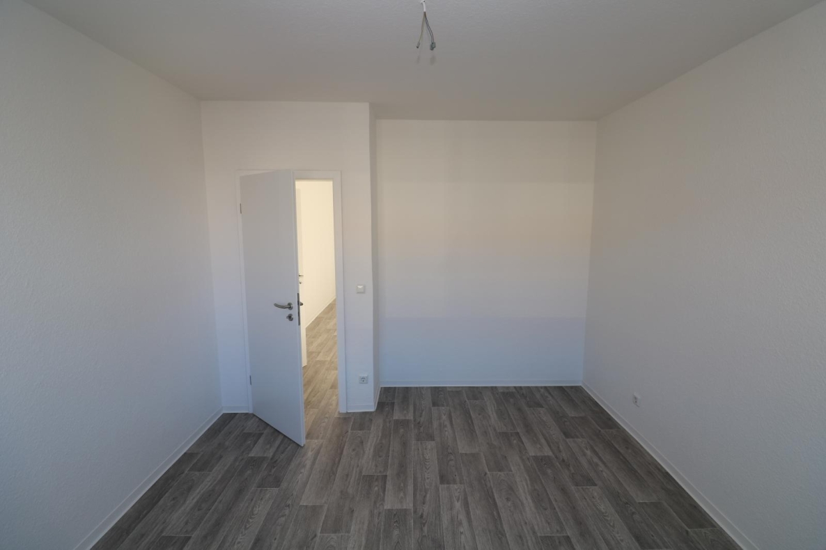 Schaumparty im modernen Wannenbad...helle 3-RW mit Wanne u. Balkon!!! - Schlafzimmer