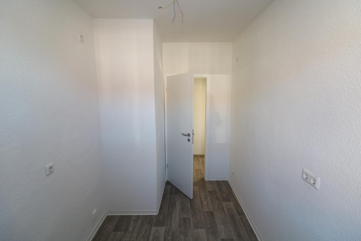 Schaumparty im modernen Wannenbad...helle 3-RW mit Wanne u. Balkon!!! - Küche