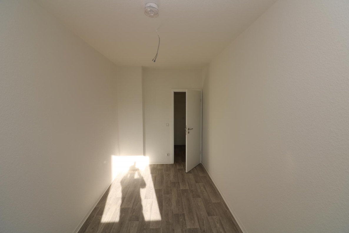 Schaumparty im modernen Wannenbad...helle 3-RW mit Wanne u. Balkon!!! - Kinderzimmer