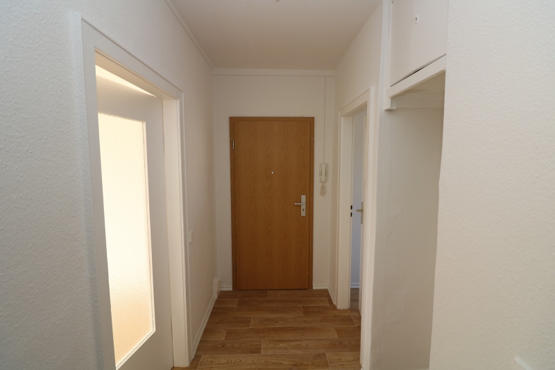 Immer auf der Sonnenseite...helle 2-RW mit XXL-Balkon & Wanne!!! - Flur