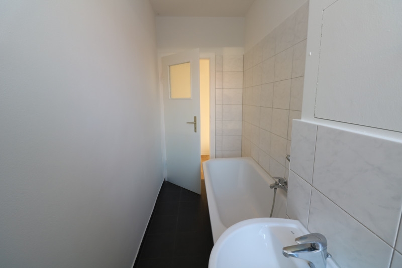 Immer auf der Sonnenseite...helle 2-RW mit XXL-Balkon & Wanne!!! - Bad