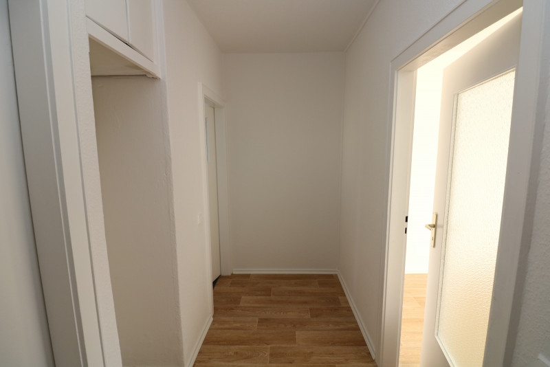 Immer auf der Sonnenseite...helle 2-RW mit XXL-Balkon & Wanne!!! - Flur