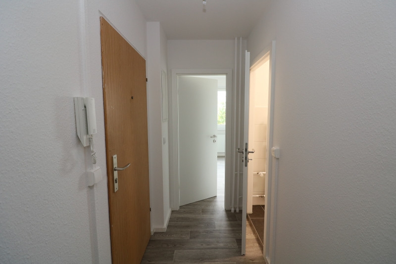 Mitten im Paradies…moderne 3-RW mit Wanne & Balkon!!! - Beispiel Flur