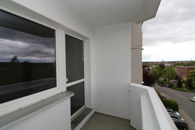 Wer Platz sucht, wird hier fündig! - 4RW im 1.OG mit Badewanne und Balkon - Beispiel Balkon