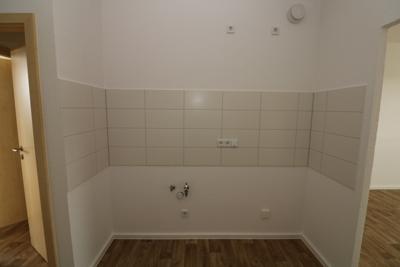 Wer Platz sucht, wird hier fündig! - 4RW im 1.OG mit Badewanne und Balkon - Beispiel Küche