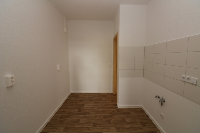 Wer Platz sucht, wird hier fündig! - 4RW im 1.OG mit Badewanne und Balkon - Beispiel Küche