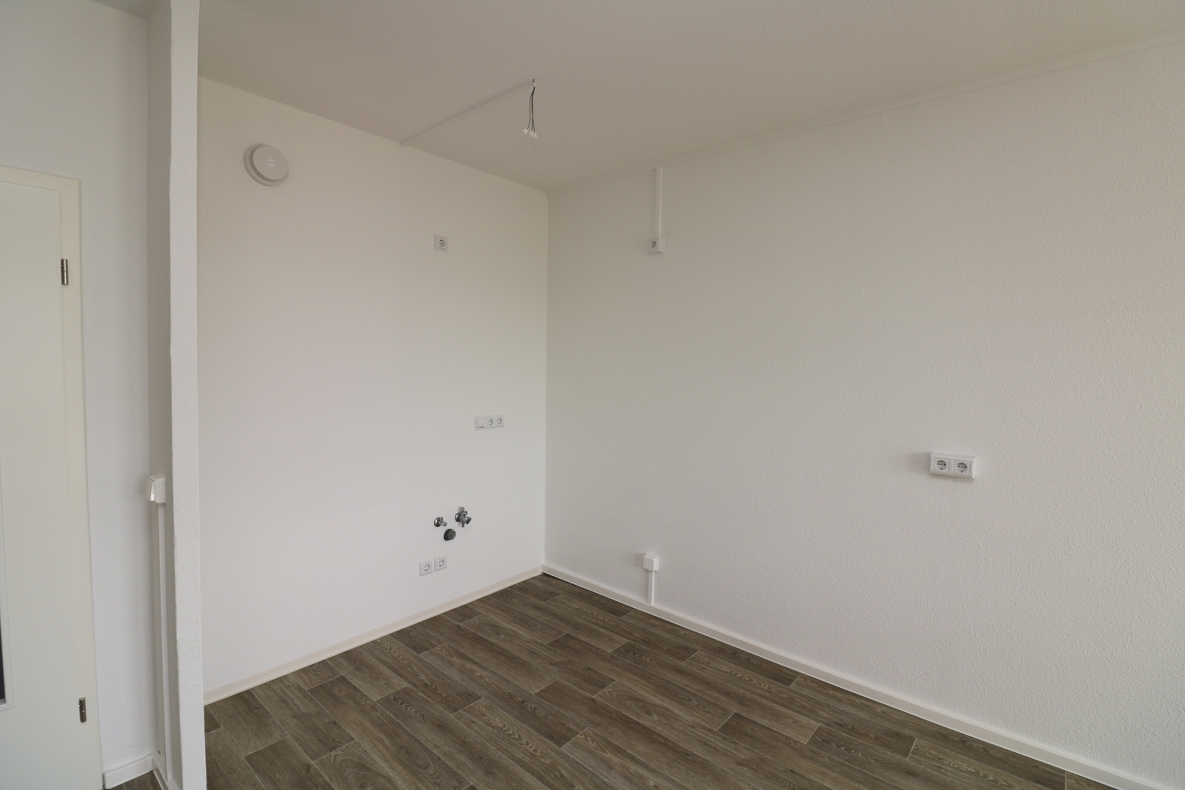 Die heißen Tage können kommen...3-RW mit Dusche u. Balkon! - Küche