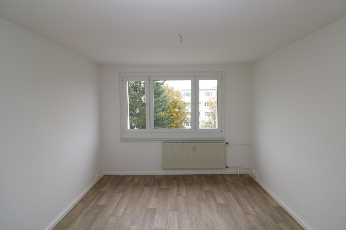 Auf die Plätze…fertig…mieten!!! Große 3-RW mit Wanne u. Balkon... - Schlafzimmer