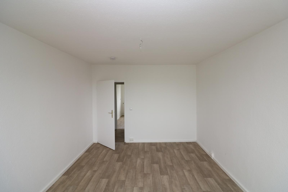 Auf die Plätze…fertig…mieten!!! Große 3-RW mit Wanne u. Balkon... - Kinderzimmer