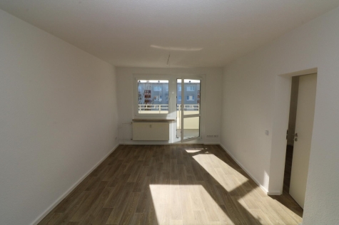 We are family – große 4RW mit Balkon, 09599 Freiberg, Maxim-Gorki-Straße 96