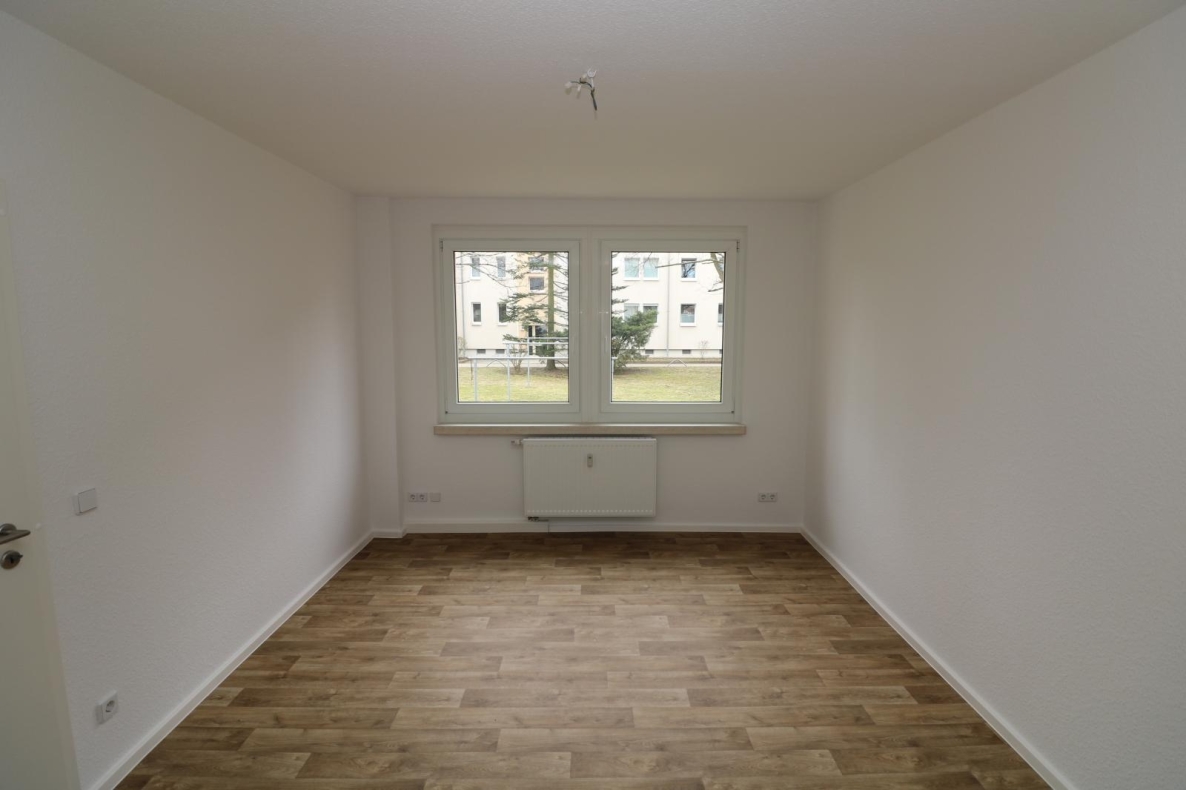 EG-Wohnung mit bodengleicher Dusche u. Balkon...da freuen sich nicht nur die Umzugshelfer! - Schlafzimmer