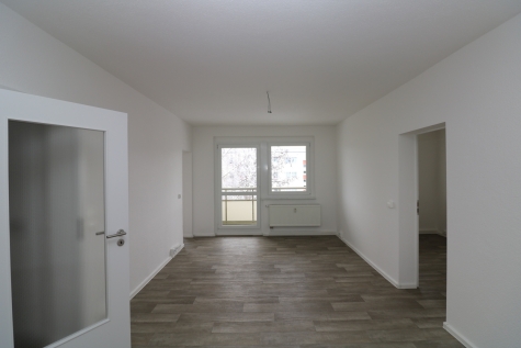 Einziehen und Wohlfühlen – stadtnahe 3RW mit Balkon und Badewanne, 09599 Freiberg, Maxim-Gorki-Straße 32