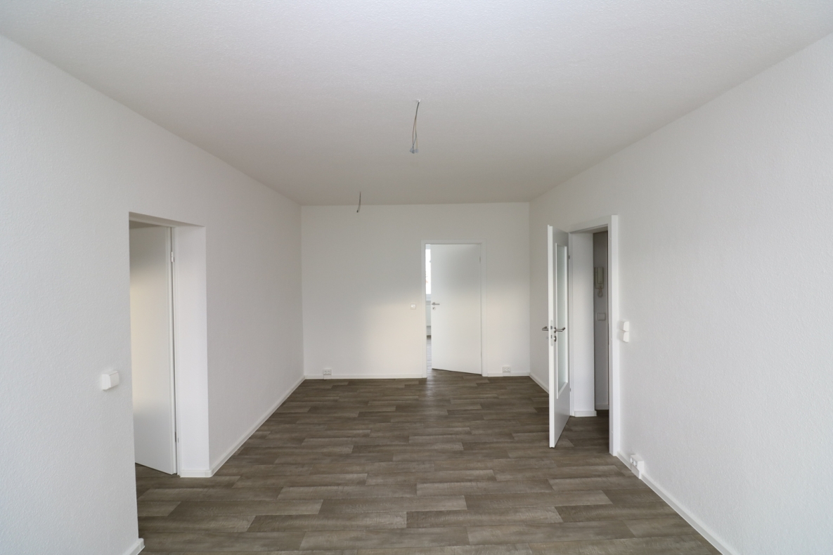 Einziehen und Wohlfühlen - stadtnahe 3RW mit Balkon und Badewanne - Beispiel WZ