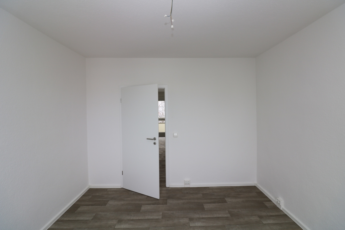 Einziehen und Wohlfühlen - stadtnahe 3RW mit Balkon und Badewanne - Beispiel SZ